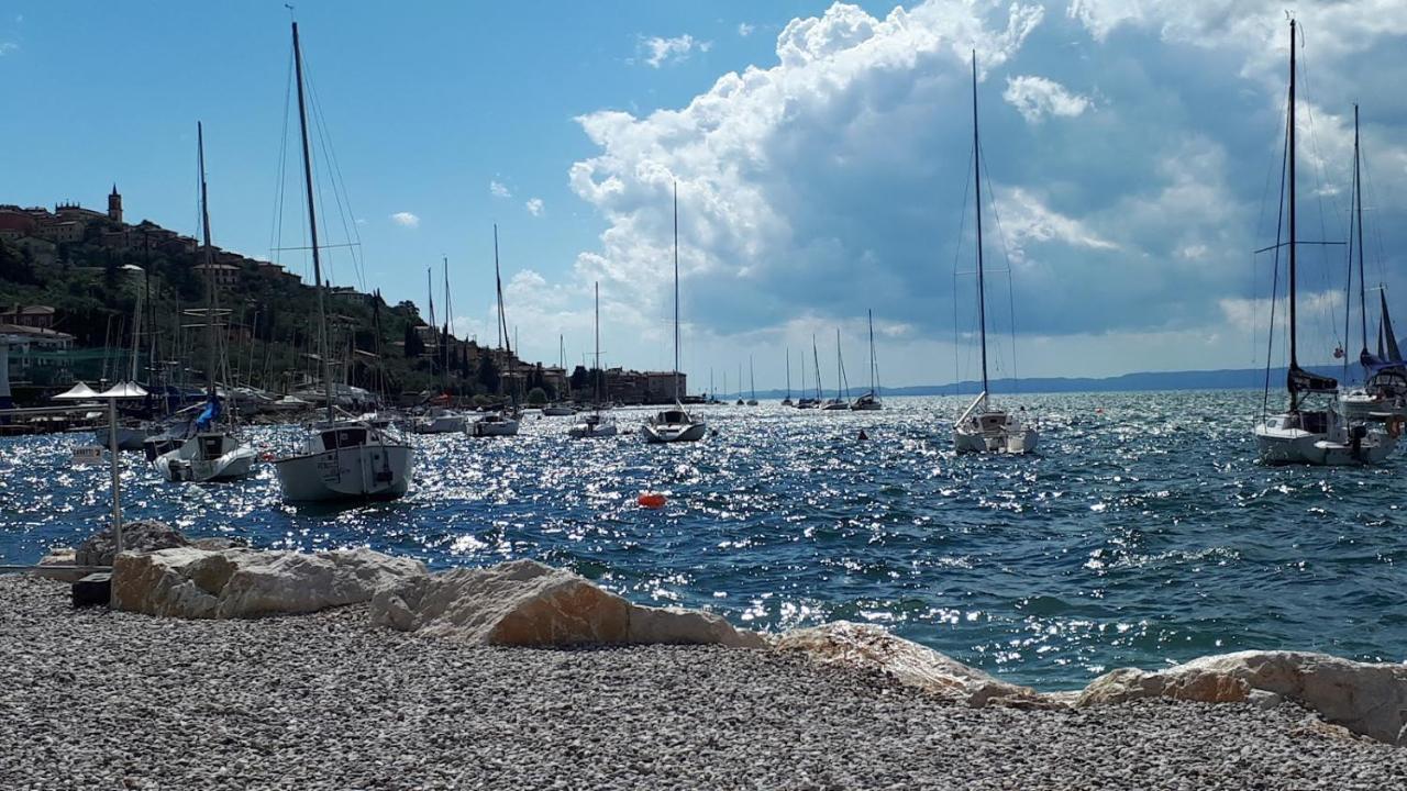 Appartamenti Casa Nina, Lago,Montagne, Uliveti Brenzone sul Garda Buitenkant foto
