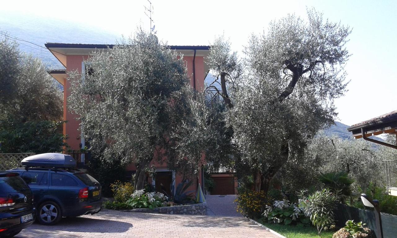 Appartamenti Casa Nina, Lago,Montagne, Uliveti Brenzone sul Garda Buitenkant foto