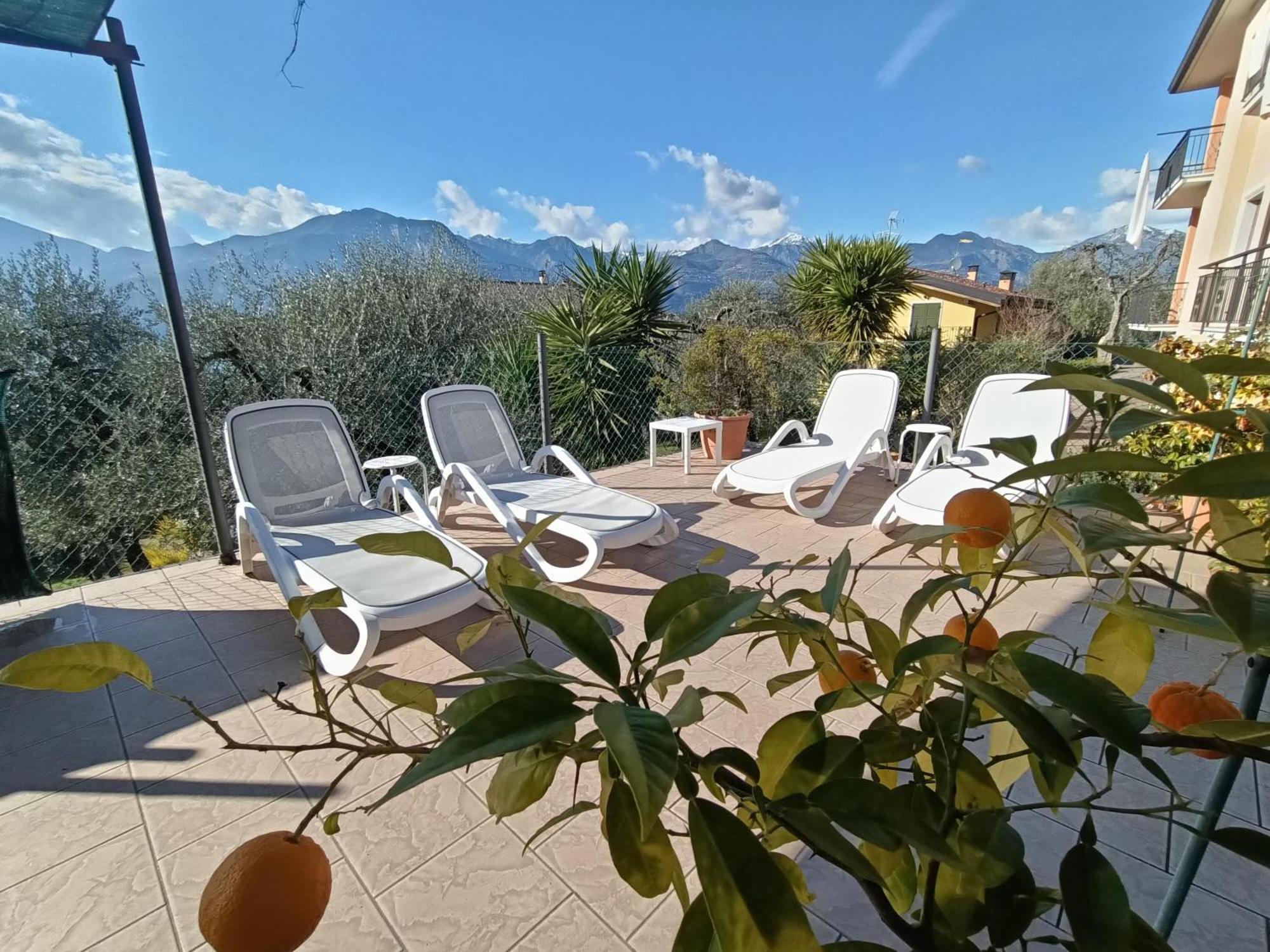 Appartamenti Casa Nina, Lago,Montagne, Uliveti Brenzone sul Garda Buitenkant foto