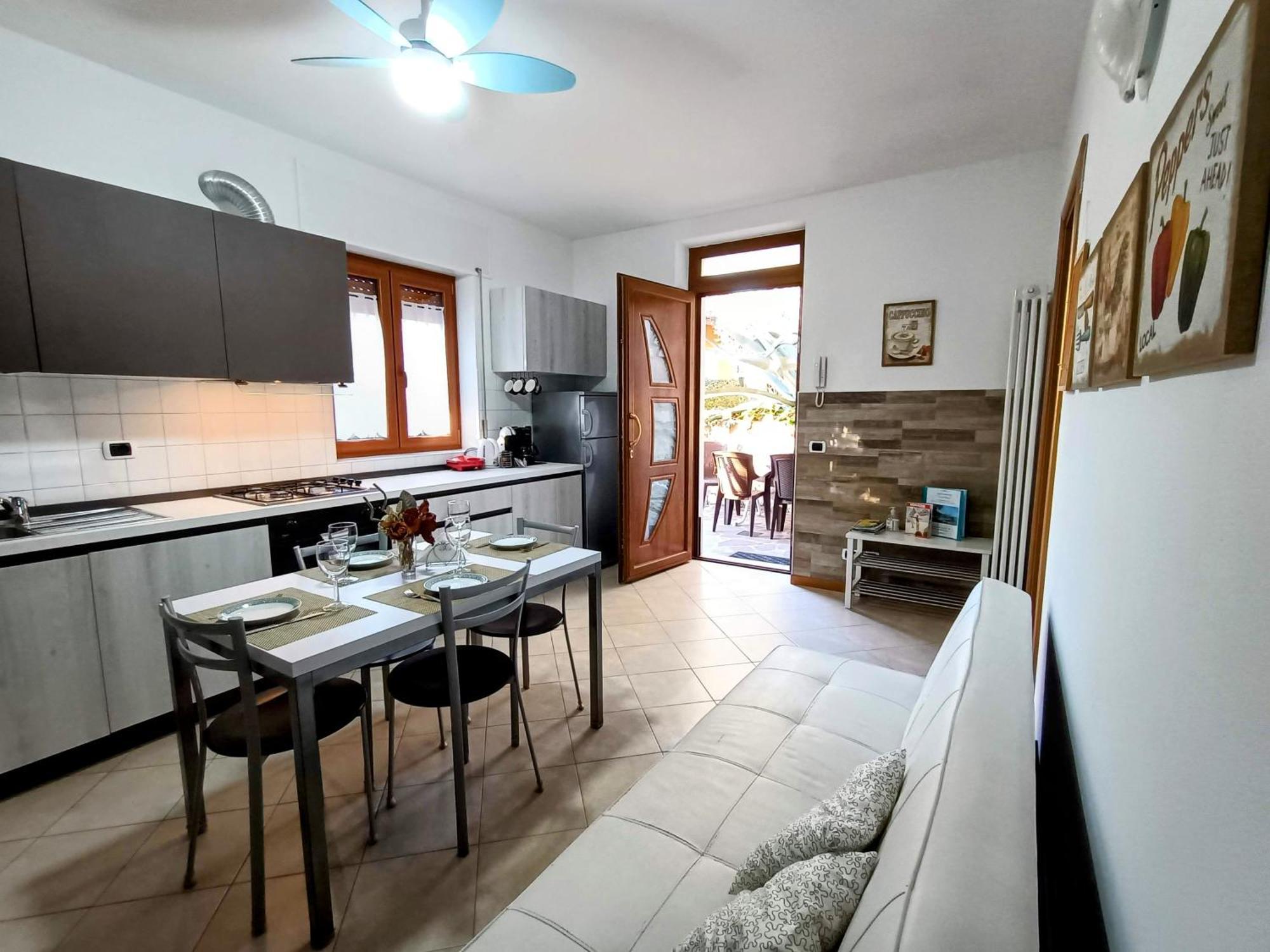 Appartamenti Casa Nina, Lago,Montagne, Uliveti Brenzone sul Garda Buitenkant foto