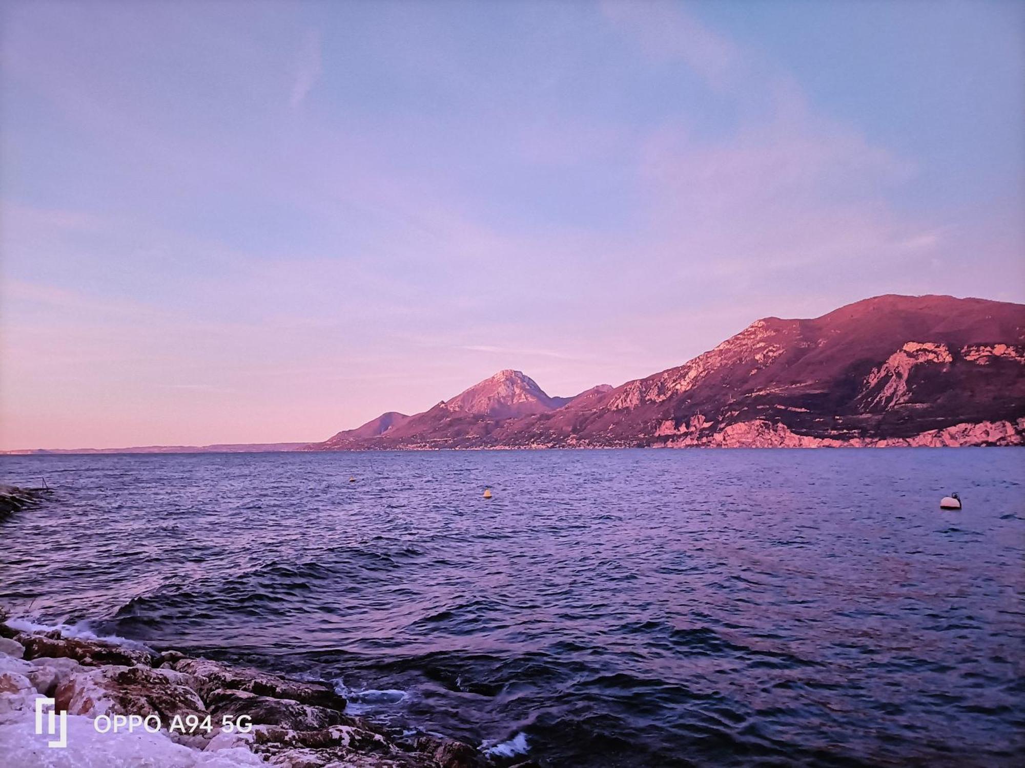 Appartamenti Casa Nina, Lago,Montagne, Uliveti Brenzone sul Garda Buitenkant foto