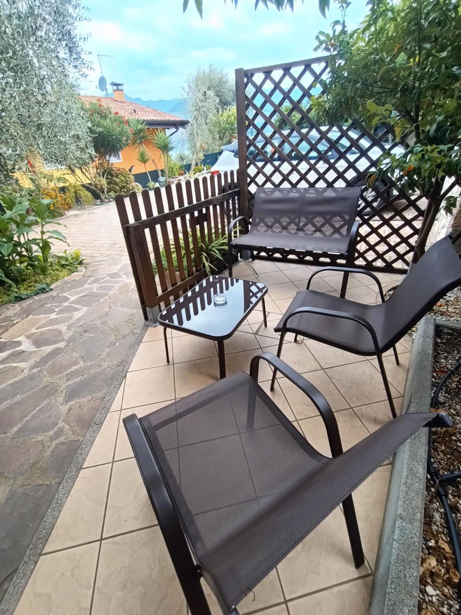 Appartamenti Casa Nina, Lago,Montagne, Uliveti Brenzone sul Garda Buitenkant foto